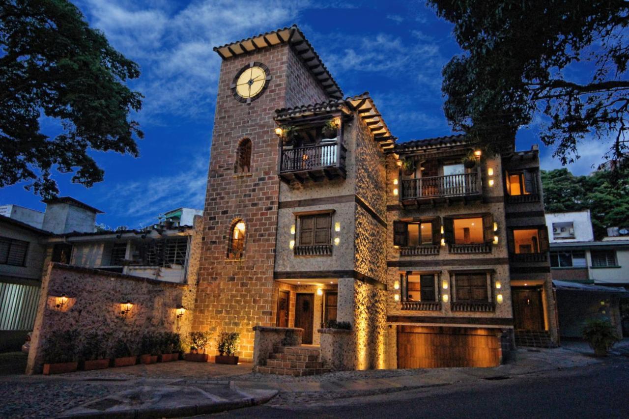 Casa Del Reloj Aparthotel Medellin Bagian luar foto